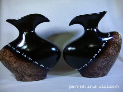 楊良鳳 以時(shí)尚低溫花插，點(diǎn)亮家居藝術(shù)新視界